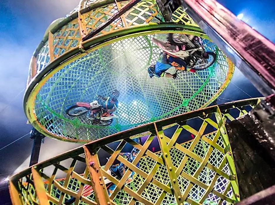 Circus Extreme: Rock It Out