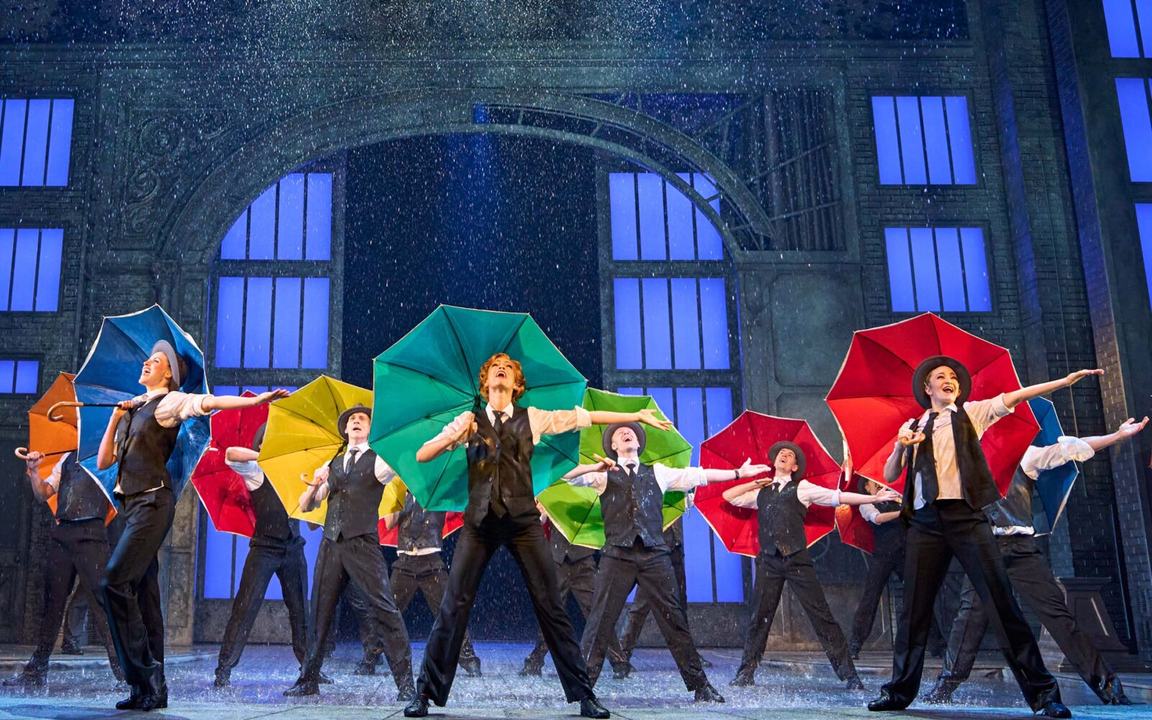 SINGIN' IN THE RAIN