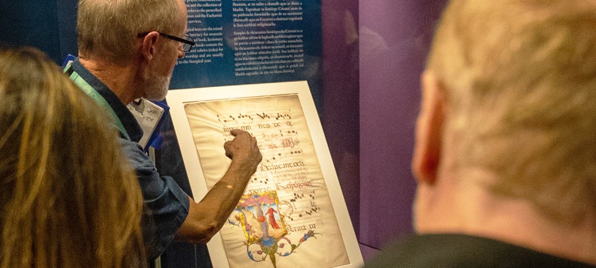 Turais i nGaeilge (Highlights tour in Irish) at Chester Beatty