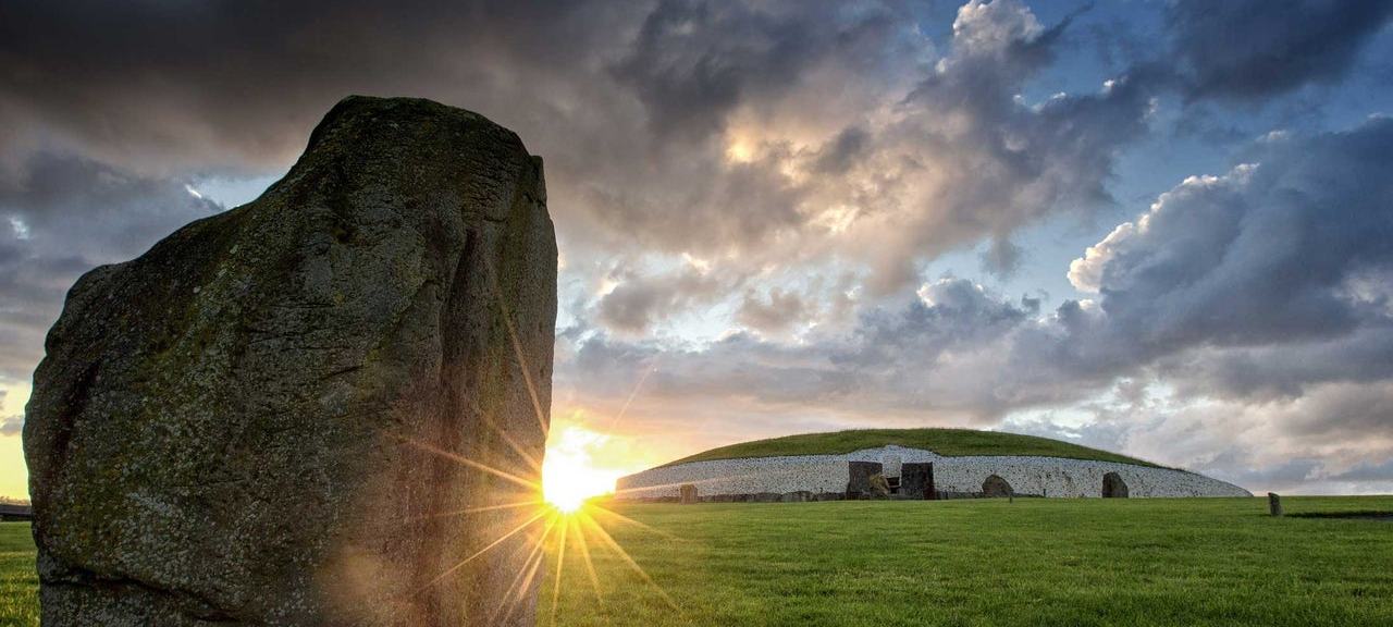 Newgrange & the Boyne Valley Day Tour - Hilltoptreks