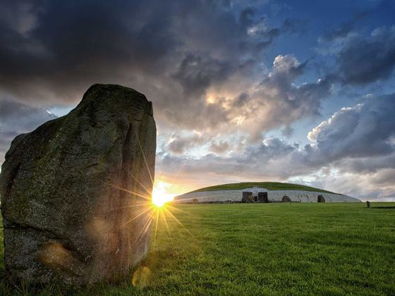 Newgrange & the Boyne Valley Day Tour - Hilltoptreks