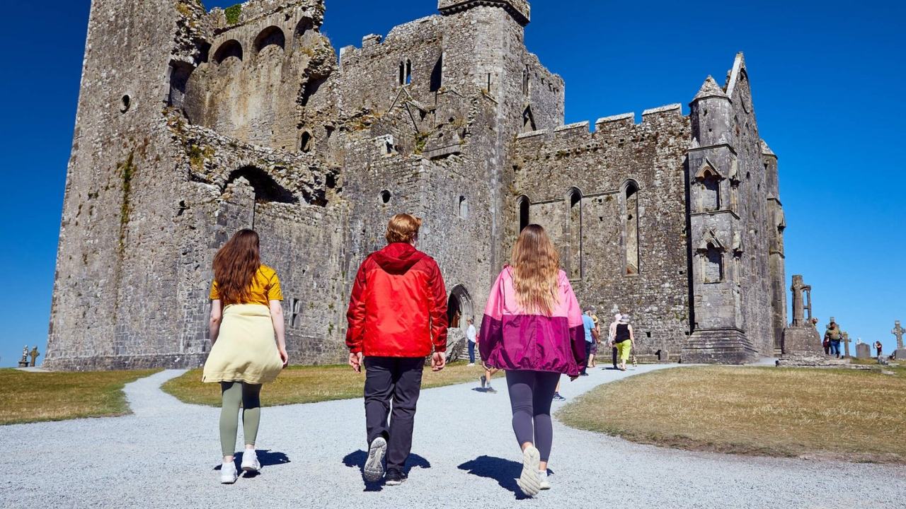 Luxury Rock of Cashel & Medieval Kilkenny Day Tour