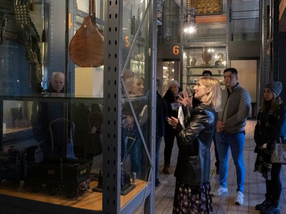 EVENT BOOKED OUT - Culture Club: A 'Guides Guide' Slow Looking tour with Catriona O'Neill
