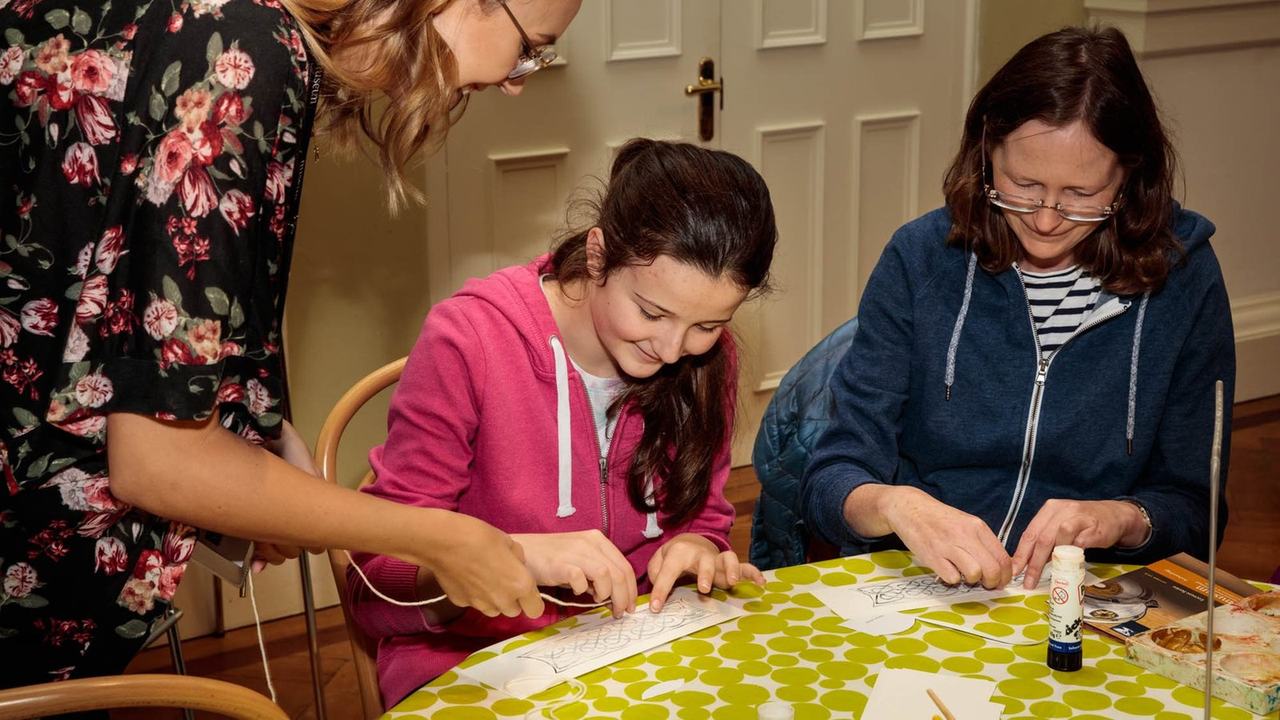 Drop-In: Summer Sun Discs! Bronze Age Craft Workshop