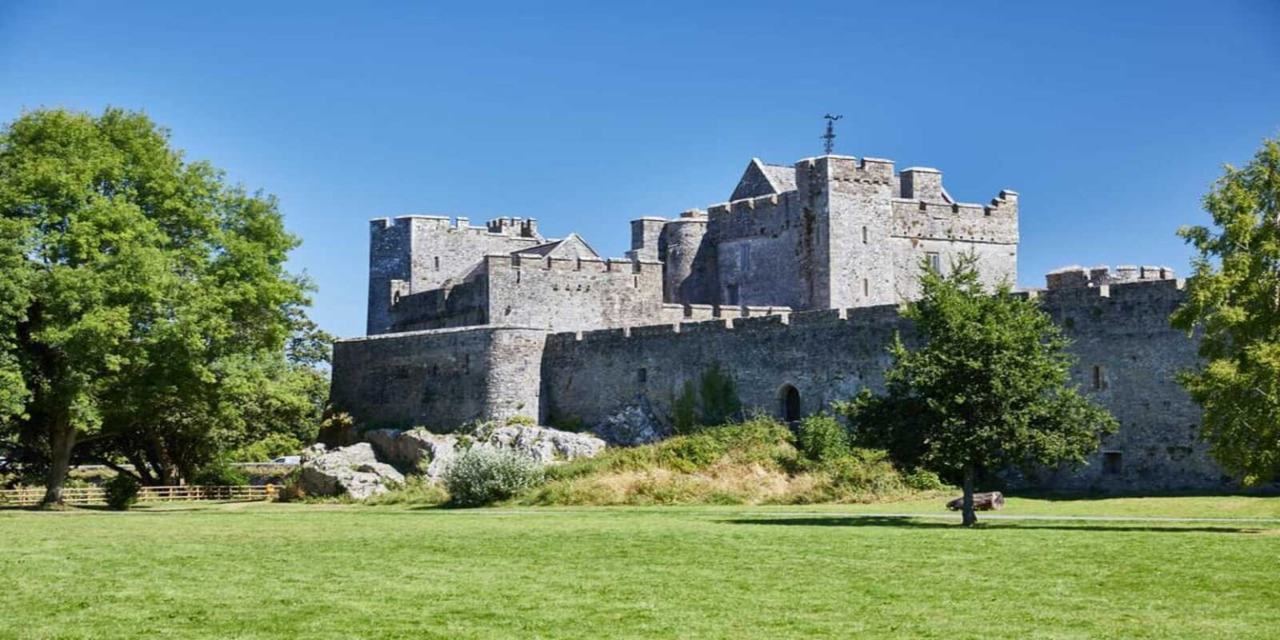 Blarney Castle, Rock of Cashel & Cork Day Trip
