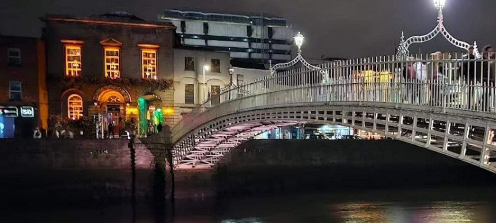 The Merchant's Arch Bar and Restaurant