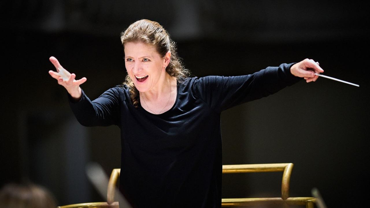 NSOI: Kristiina Poska conducts Bartók's Duke Bluebeard’s Castle