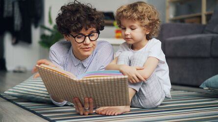 Dialogic Reading and Storytelling for Parents and Babies