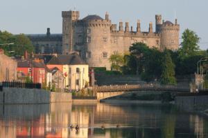 Wicklow Glendalough & Kilkenny Tour - Collins Day Tours