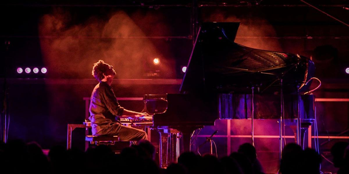 Music Network presents Bill Laurance