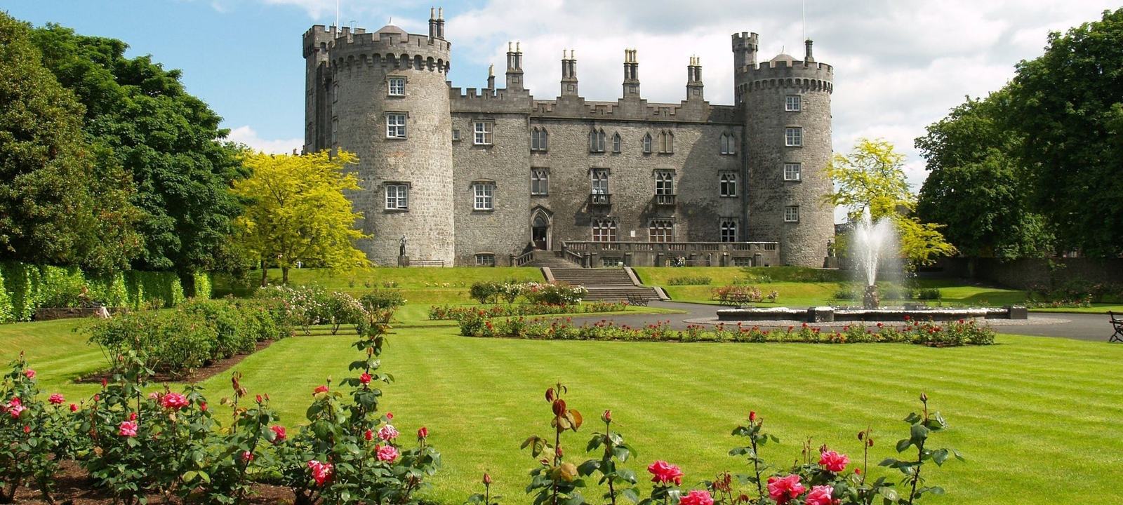 Blarney Castle, Kilkenny and Irish Whiskey - Rabbie's Small Group Tours