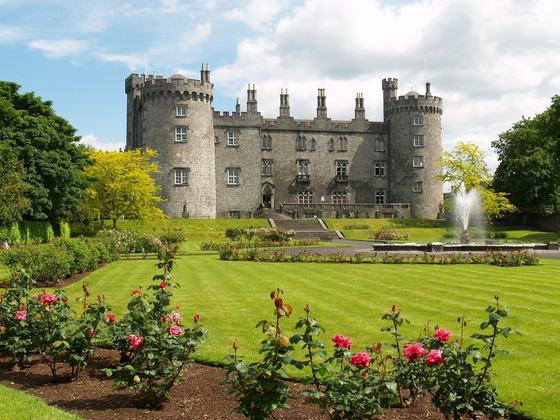 Blarney Castle, Kilkenny and Irish Whiskey - Rabbie's Small Group Tours