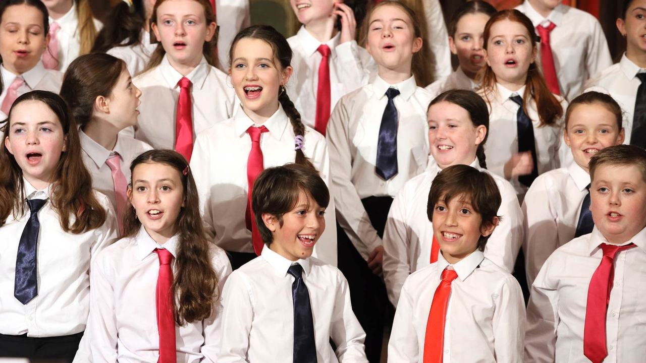 A Christmas Celebration with Cór na nÓg and Cór Linn