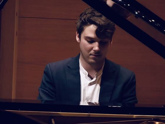 Phillip Leslie: Chopin Recital