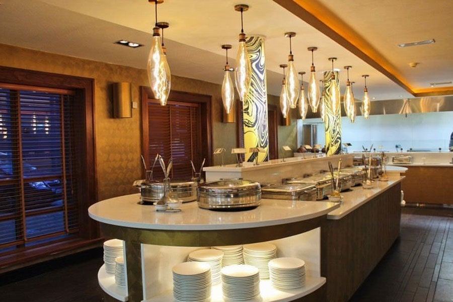 Vela Restaurant & Bar