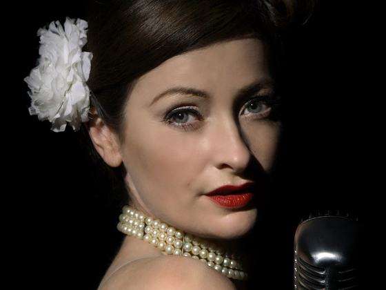 Pigalle – Music of Edith Piaf