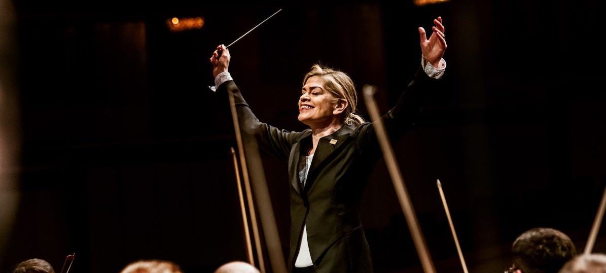 Keri-Lynn Wilson Conducts Ukrainian Freedom Orchestra
