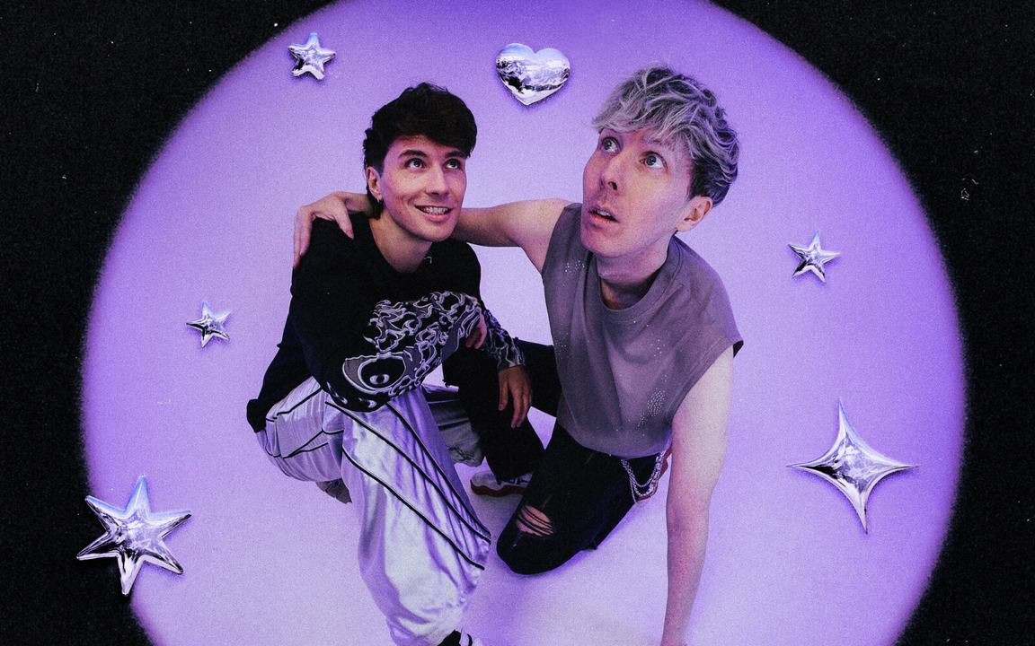 DAN & PHIL