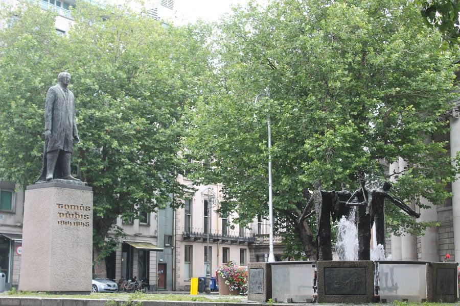 Thomas Davis Statue and Memorial Fountain