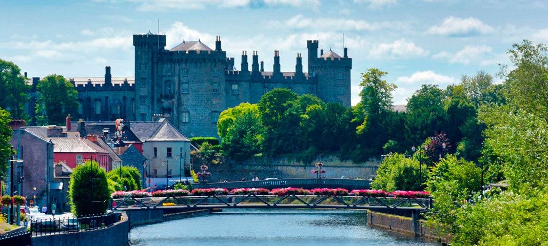 Wicklow, Glendalough & Kilkenny Day Tour - Hilltoptreks