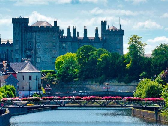 Wicklow, Glendalough & Kilkenny Day Tour - Hilltoptreks