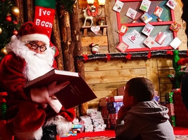Santa's Magical Cabin: Dublin-Ilac 2023